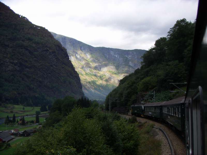 V dol Flåm